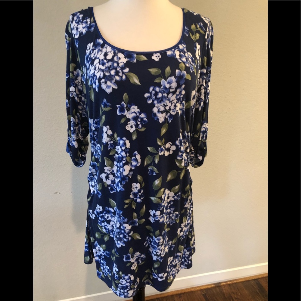 White House Black Market Top Size XL